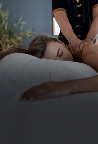 Royal Thai herbal massage NUAT PRAKOP
